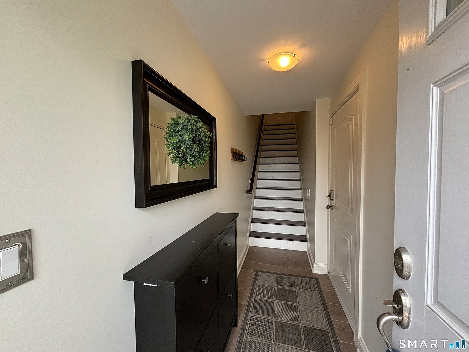 2 bed, 2.5 bath, 1710 sqft, $4,000 — Photo 3