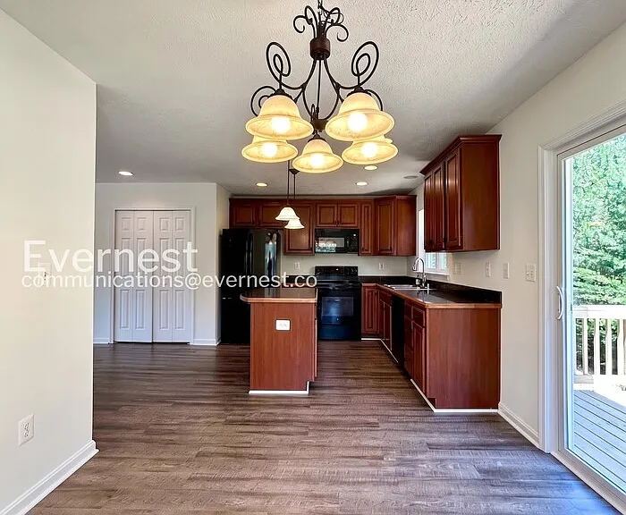 18339 Democracy Ave — Photo 4