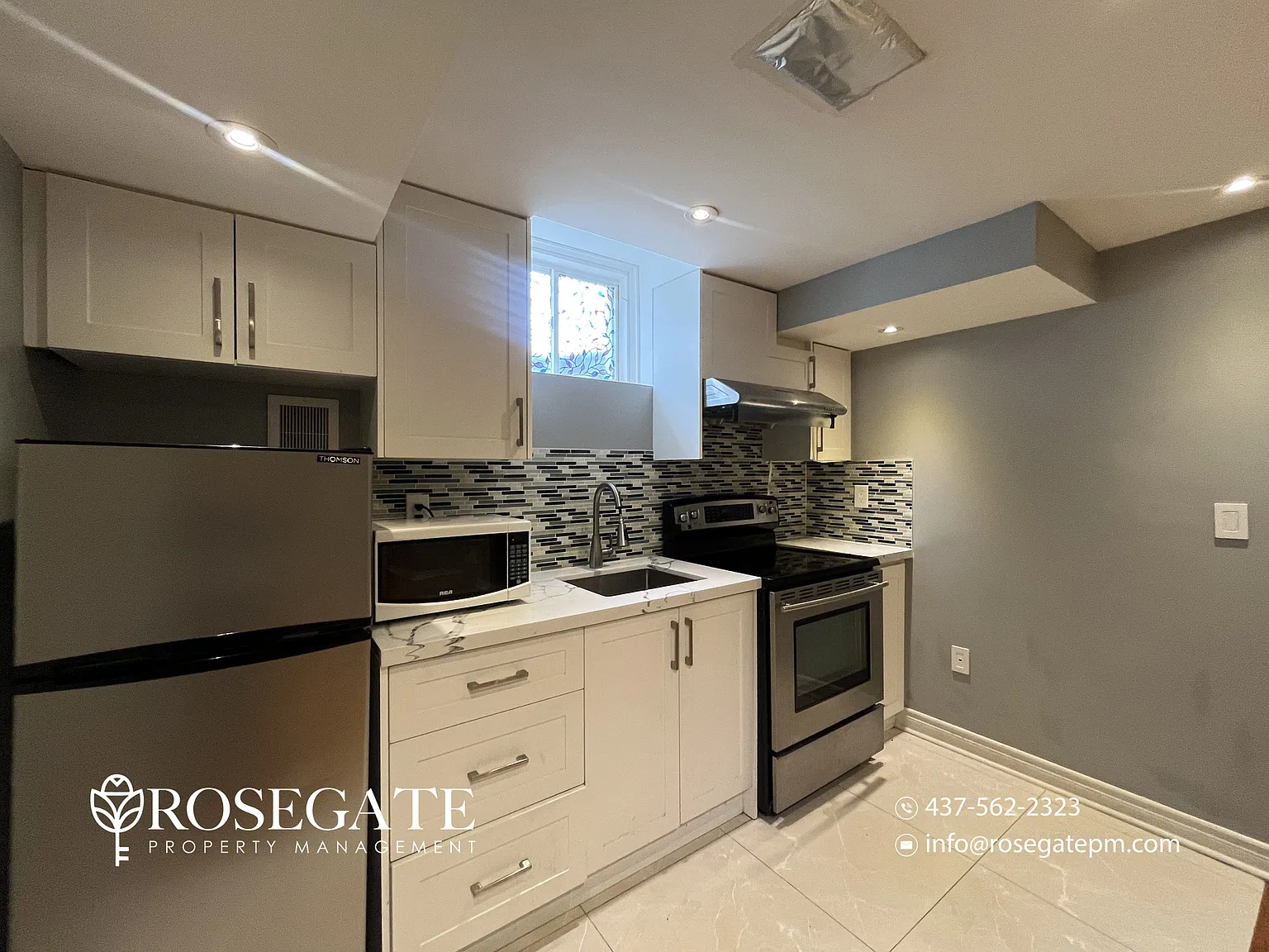1015 Easterbrook Crescent Milton — Photo 3