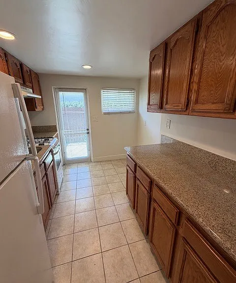 2025 Lovila Ln — Photo 7