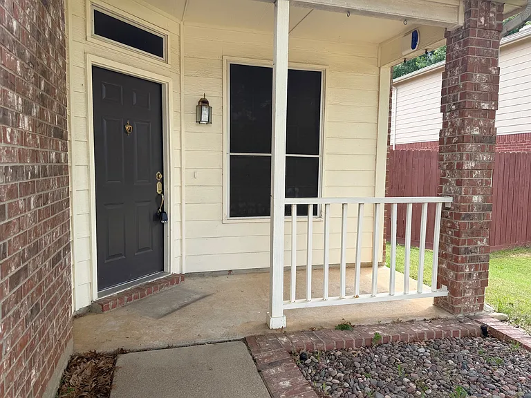 7905 Seven Oaks Ln — Photo 4
