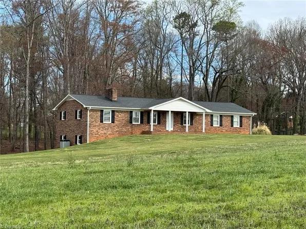 176 Edwards Blackburn Rd, Elkin, NC 28621