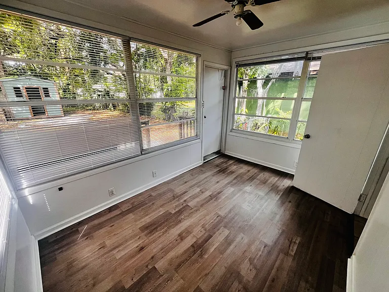 222 N Frederick Ave — Photo 4
