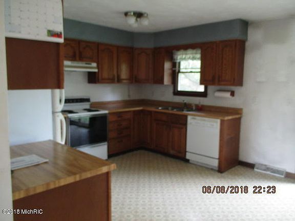 2nd image of 720 Friar Tuck Dr