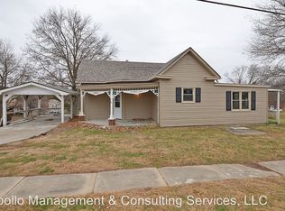 511 E 3rd St, Dearborn, MO 64439
