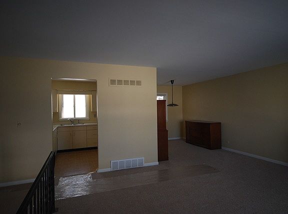 5th image of 637 Columbine Ave