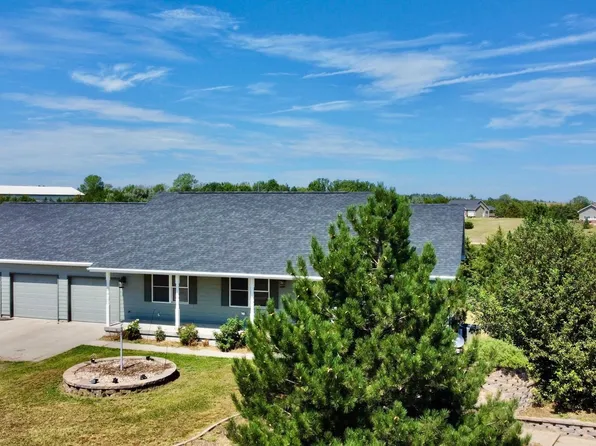 4425 72nd Avenue Pl, Kearney, NE 68845