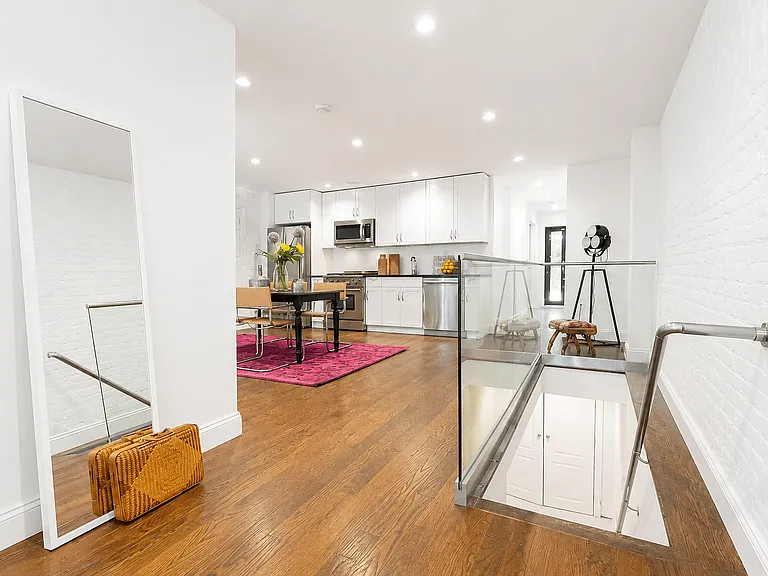 433 Bainbridge St #1 — Photo 3