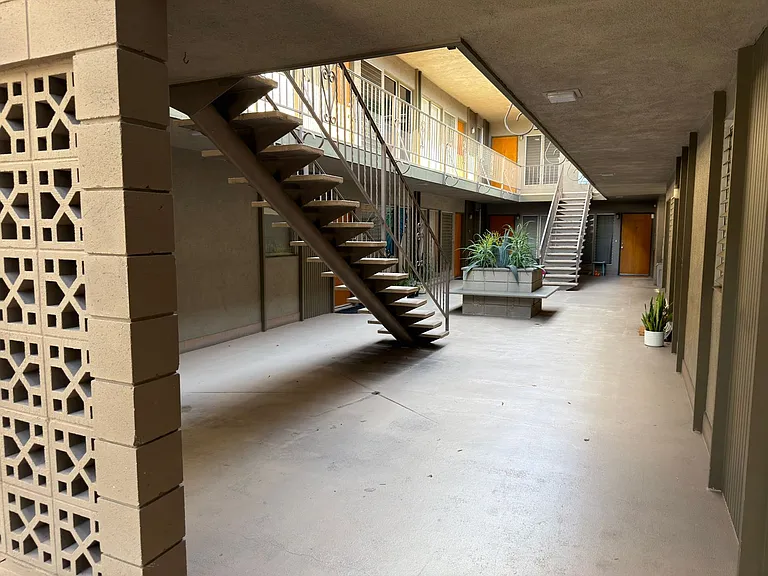 304 E Almond Ave — Photo 19