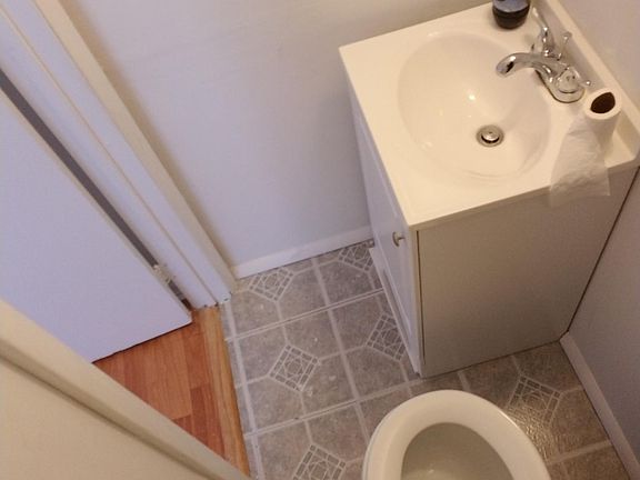 5th image of 412 Beechwood Ave #A