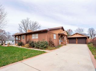 123 10th St SW, Le Mars, IA 51031