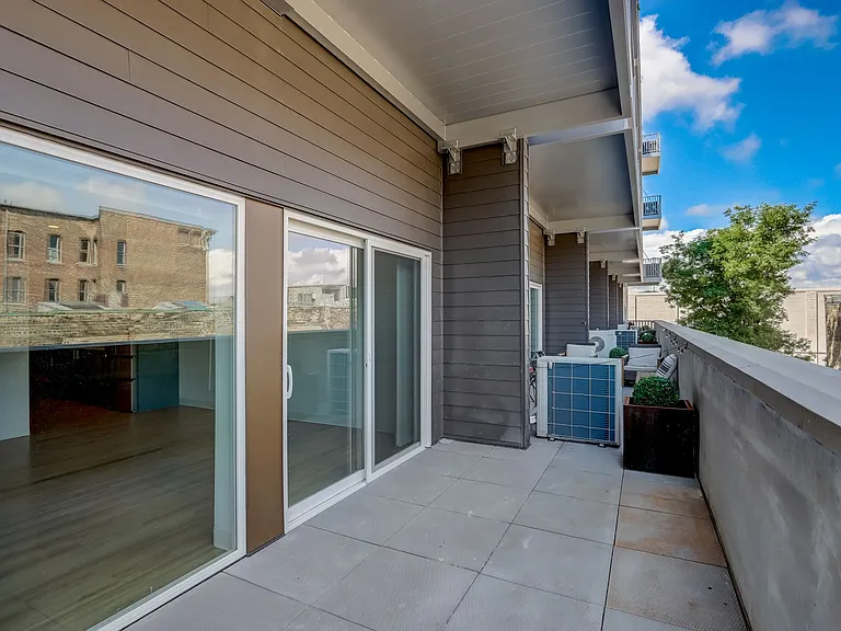 Element Apartments — Photo 32