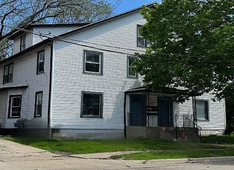 517 Palm St — Photo 1