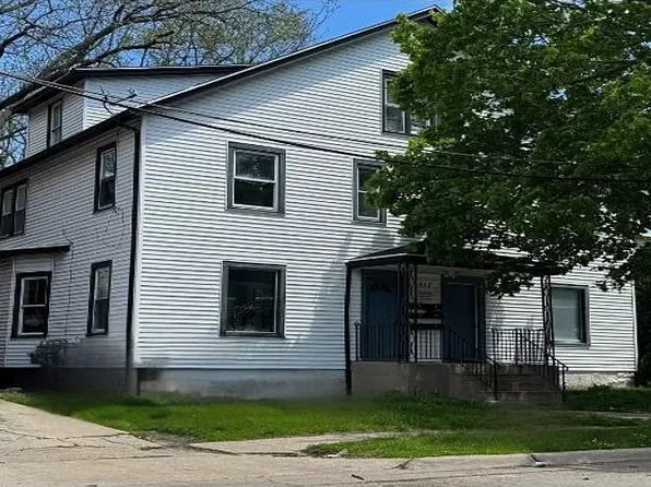 517 Palm St APT 1, Rockford, IL 61103