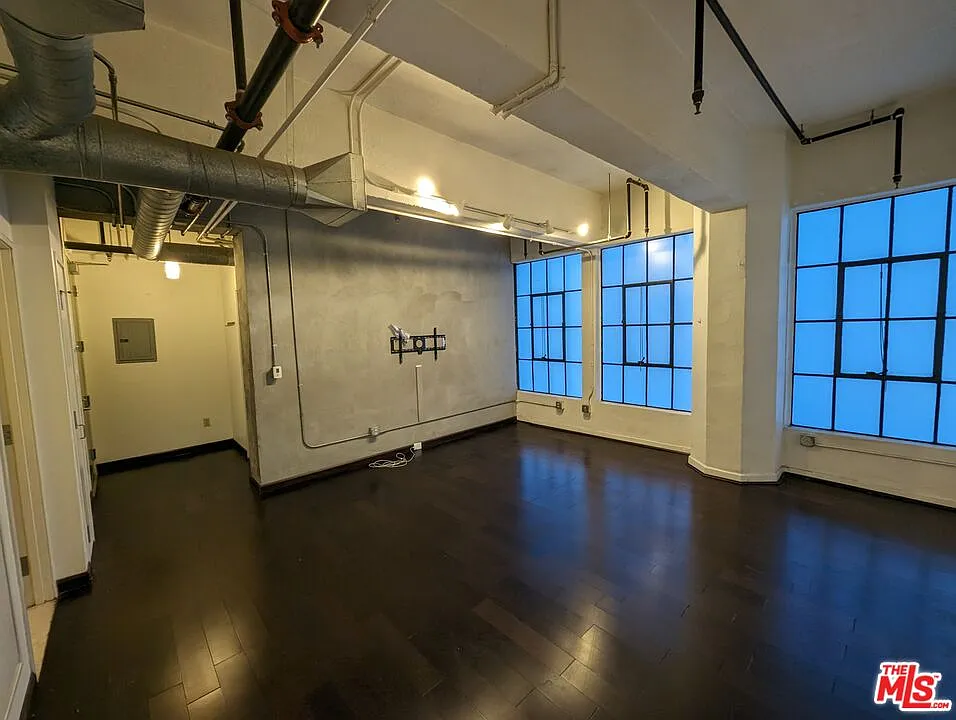 1 bed, 1.0 bath, 740 sqft, $1,995 — Photo 3