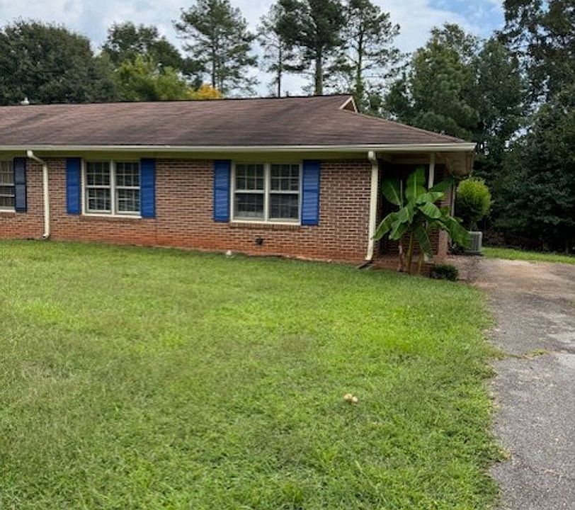 1st image of 157 & 159 Bentwood Cir #159