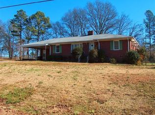106 Sylvan Rd, Greenwood, SC 29649