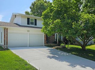 616 Burwick Ter, Ballwin, MO 63021
