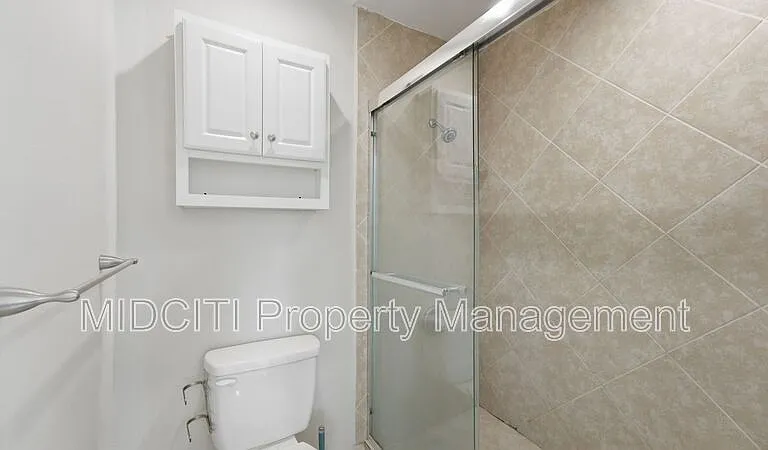 1233 Hollyhock Ln — Photo 24