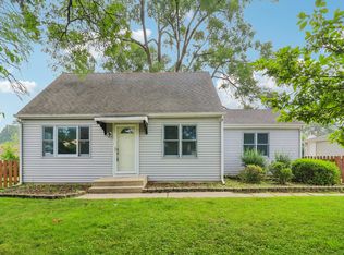 4811 Roslyn Rd, Downers Grove, IL 60515