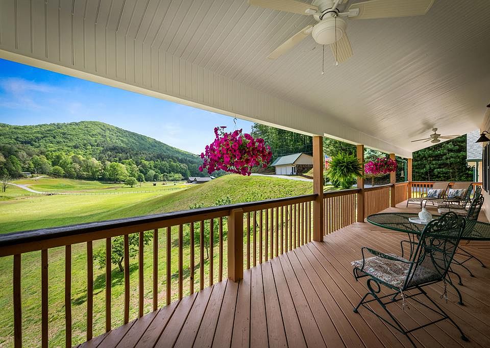 52nd image of 270 Ausburn Rd