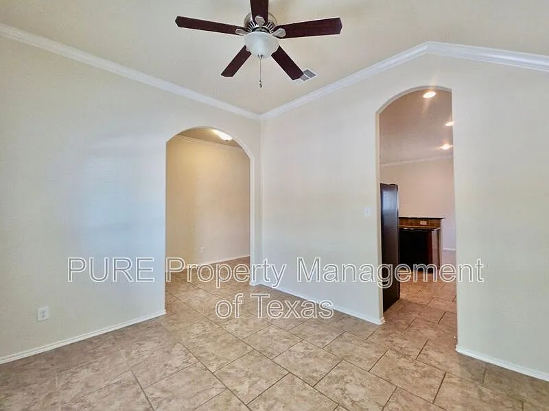 3 bed, 2.0 bath, 1746 sqft, $1,975 — Photo 4