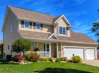 3429 Village Run Dr, Des Moines, IA 50317