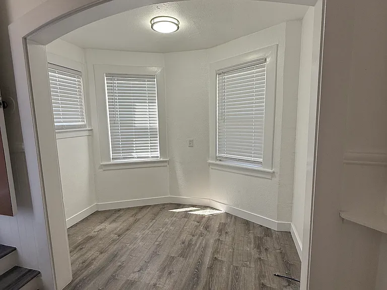 657 Everett Ave #7 — Photo 9
