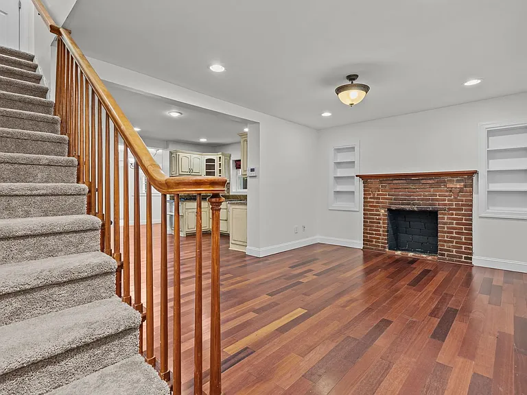 835 N Ashe St — Photo 27