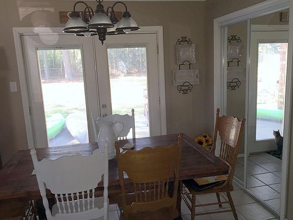 3rd image of 126 Crestview Dr