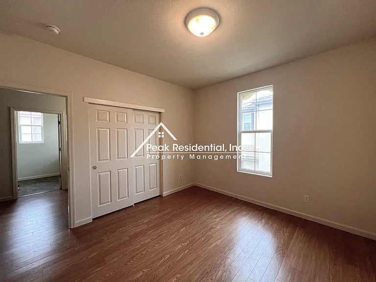 882 Bullion Ln — Photo 16