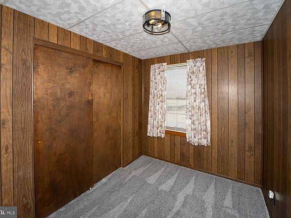 3rd image of 4748 Genoa Ave