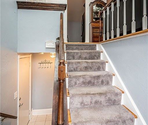 4th image of 324 Ligonier Ln