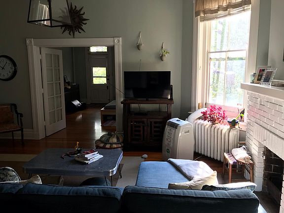 3rd image of 3340 Bishop St #1
