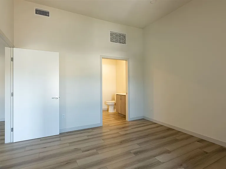 4233 Kansas Street — Photo 34