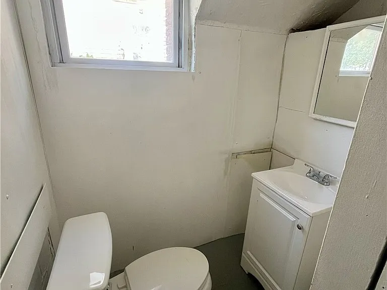 721 Polk Ave — Photo 33