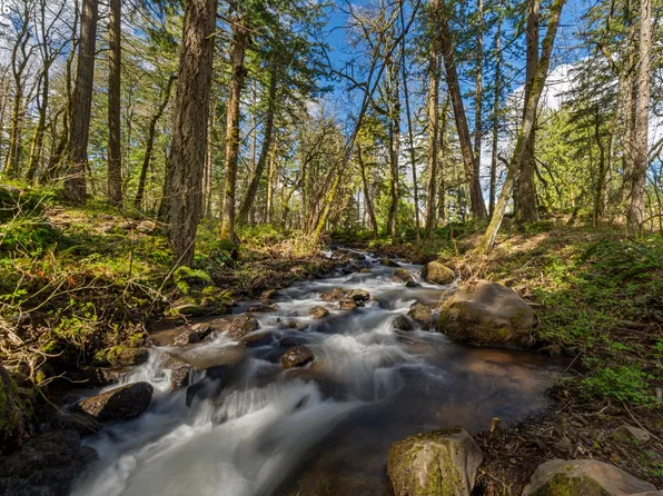 445 Country Club Rd, Hood River, OR 97031