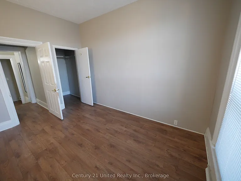 375 A Queen St — Photo 13