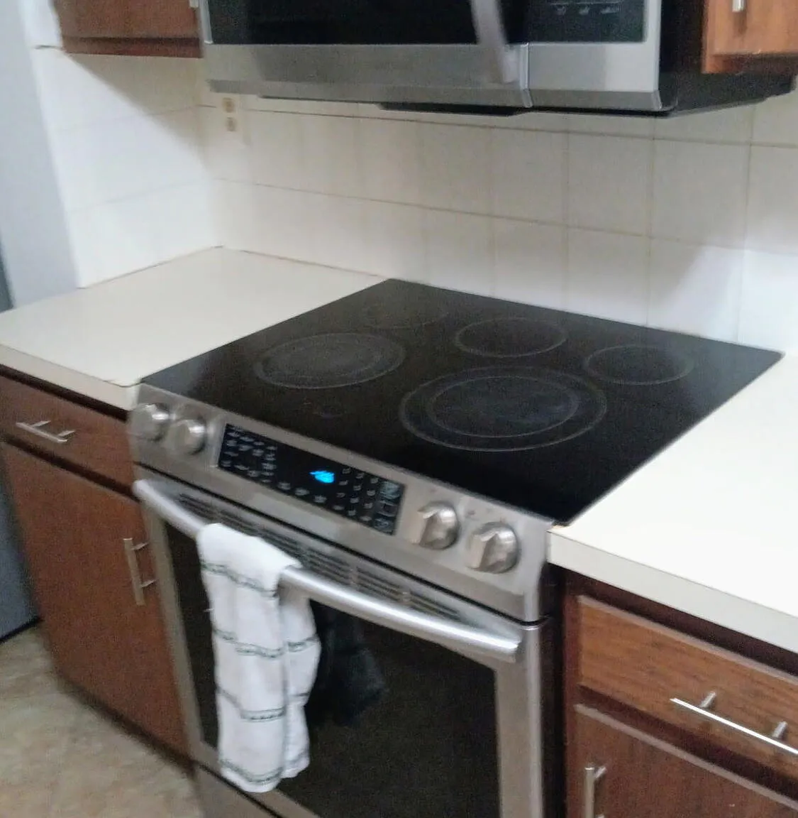 1 bed, 1.5 bath, 850 sqft, $1,600 — Photo 4