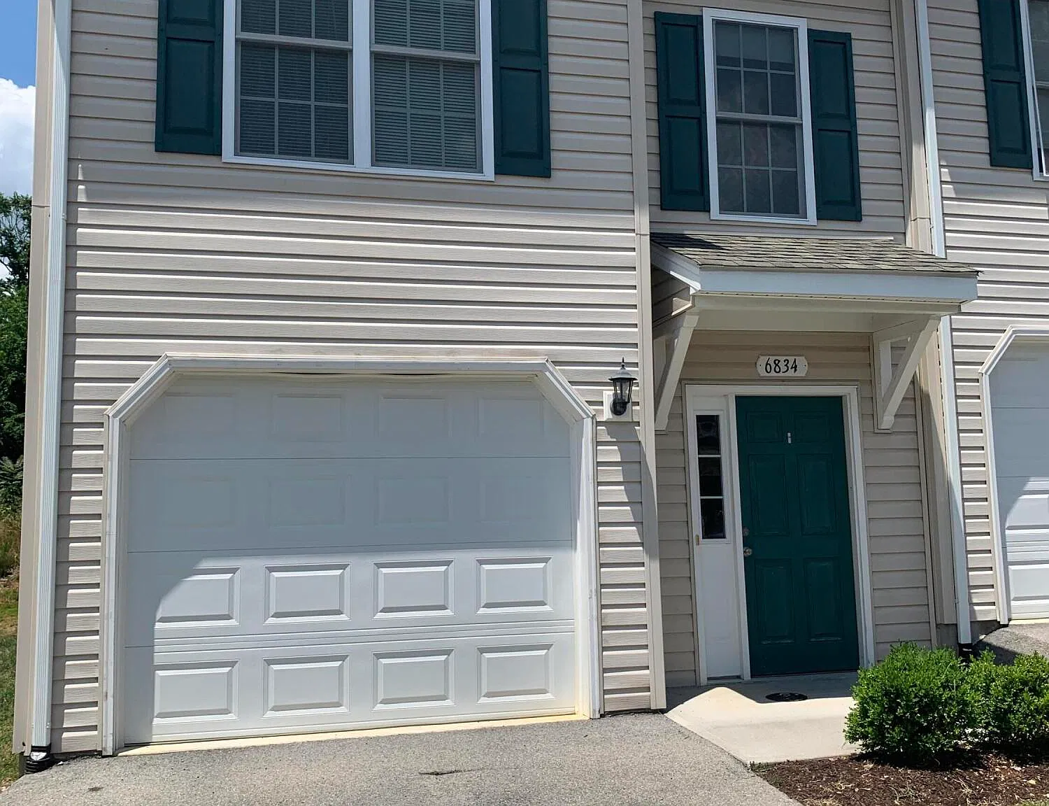 2 bed, 2.5 bath, 1440 sqft, $1,749 — Photo 2