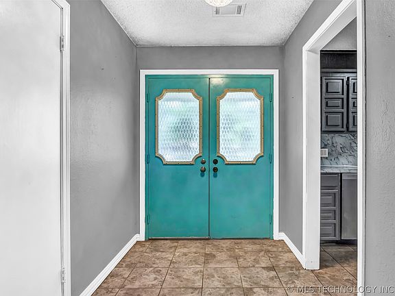 3rd image of 25505 S Greenway Dr