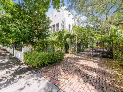 3063 Center St #15, Miami, FL, 33133