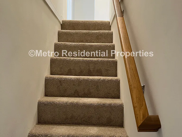 1014 Nelson St — Photo 18