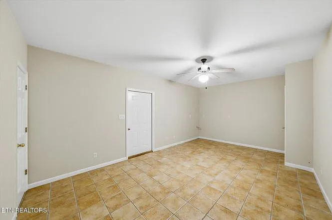 10724 Prince Albert Way — Photo 13