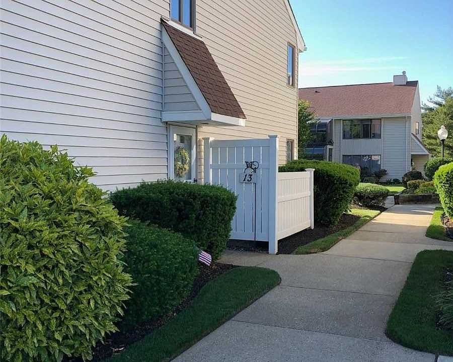 20 Laurel Ave APT 13, East Islip, NY 11730 Zillow