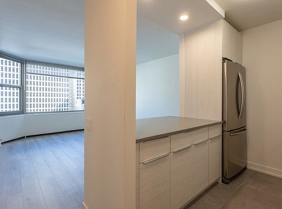 2nd image of 535 N Michigan Ave APT 1316