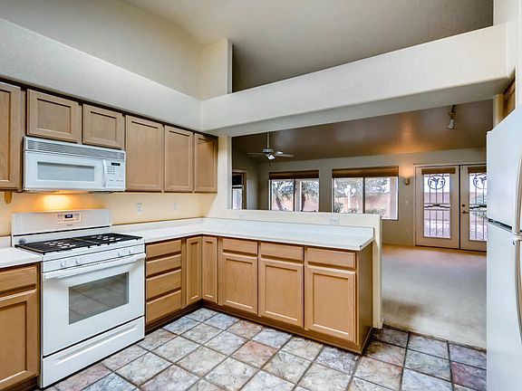 4th image of 11059 W Potter Dr