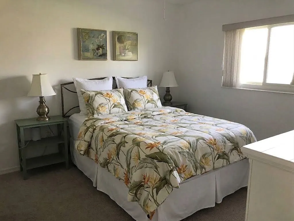 2 bed, 886 sqft, $2,300 — Photo 3