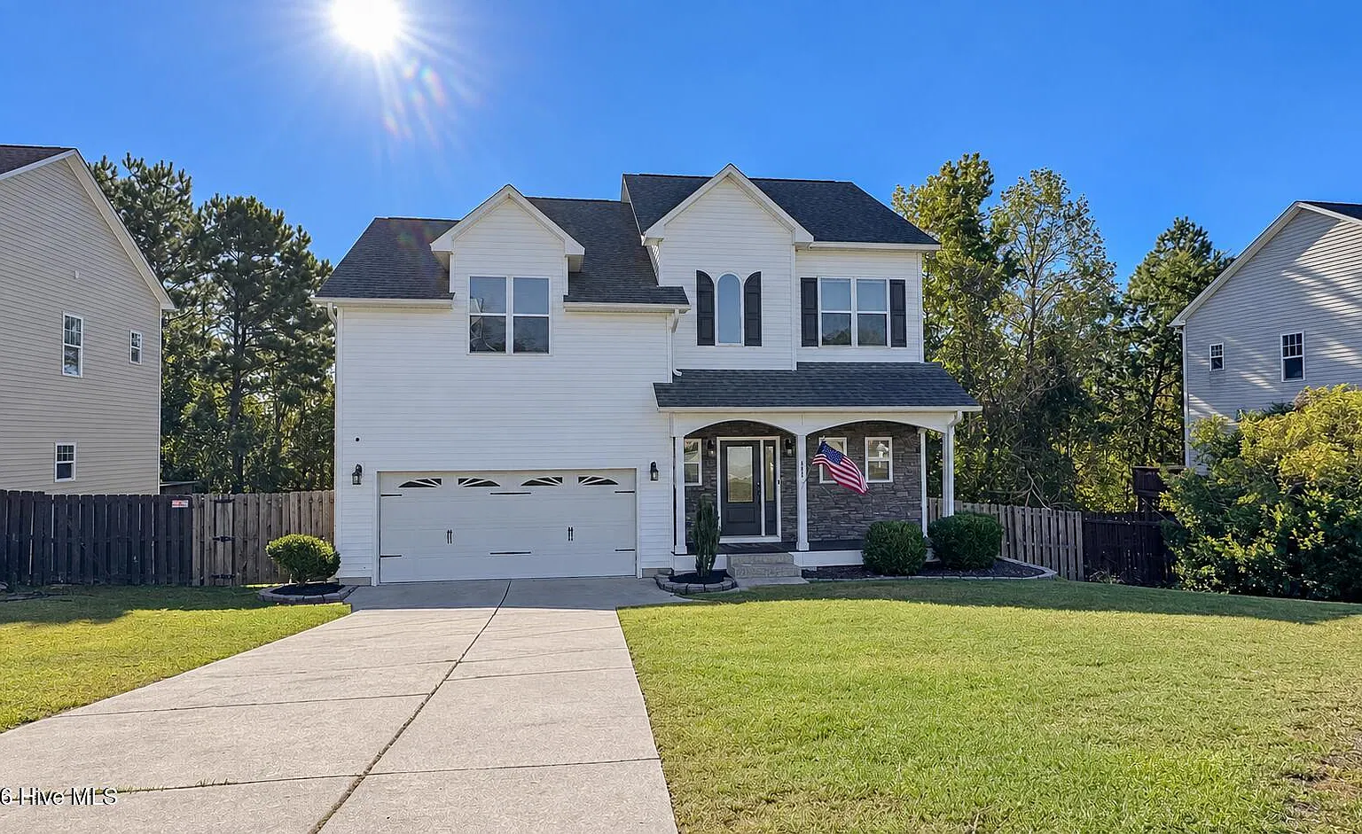 4 bed, 2.5 bath, 1946 sqft, $2,250 — Photo 1