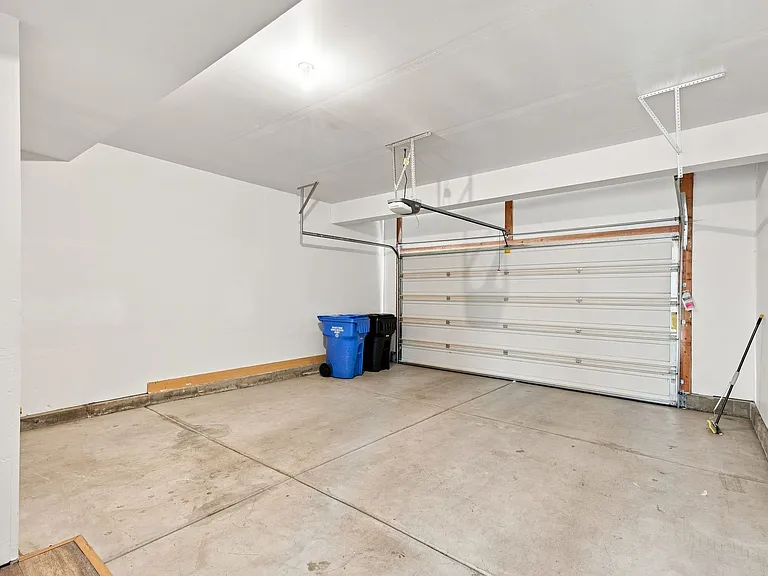 1360 E Foxmont Ln — Photo 33